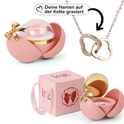 Ewige Rose in Kugelbox – Doppelherz-Halskette mit persönlicher Gravur